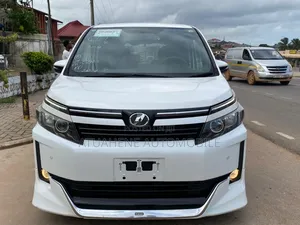 Toyota Voxy 2015 White
