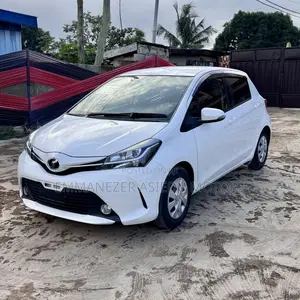 Toyota Vitz 1.3 FWD 5dr 2015 White