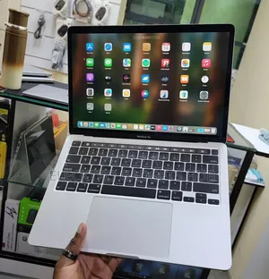 Laptop Apple MacBook Pro 2022 M2 8GB Apple M2 SSD 256GB