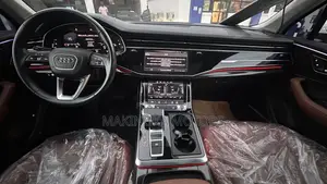 Audi Q7 Premium Plus 2024 White