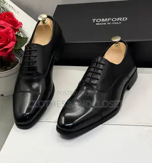 Classic Tom Ford Black Calfskin Cap-Toe Oxford Shoes
