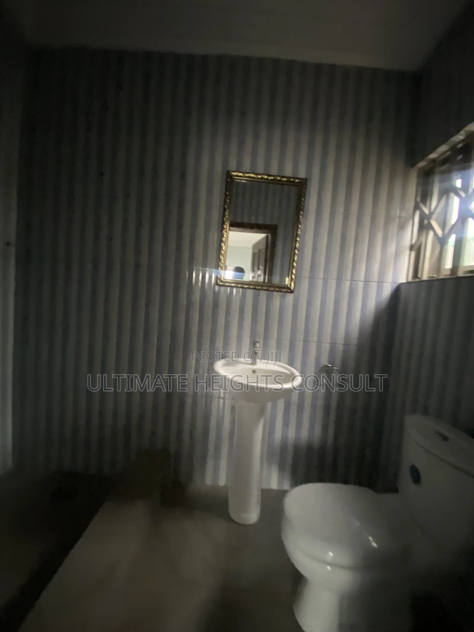 2bdrm Apartment in Akokofoto for rent