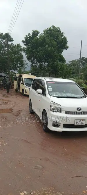 Toyota Voxy 2013 Black