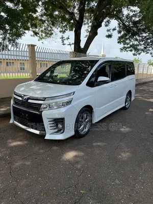 Toyota Voxy 2014 White