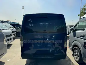 Toyota HiAce 2017 Blue