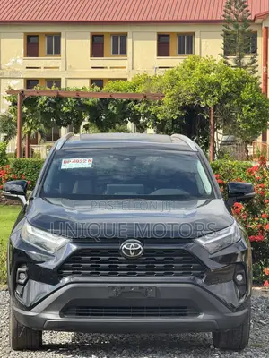 Toyota RAV4 XLE Premium AWD 2024 Black