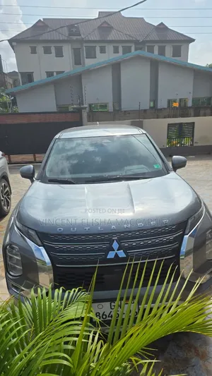 Mitsubishi Outlander SE 2022 Gray