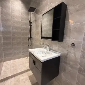 3bdrm House in Pleasantplaces And, New Legon for sale