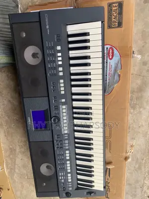 Yamaha PSR S650