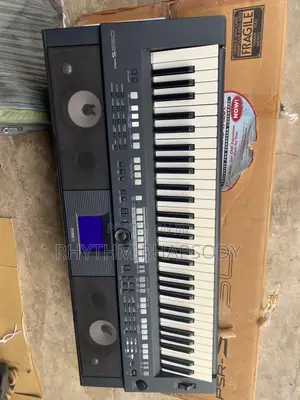 Yamaha PSR S650