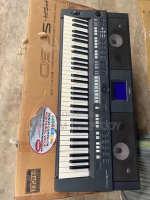Yamaha PSR S650