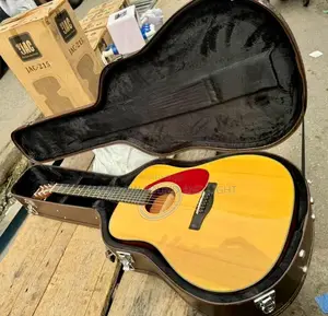 Acoustic Yamaha Guitar With Case