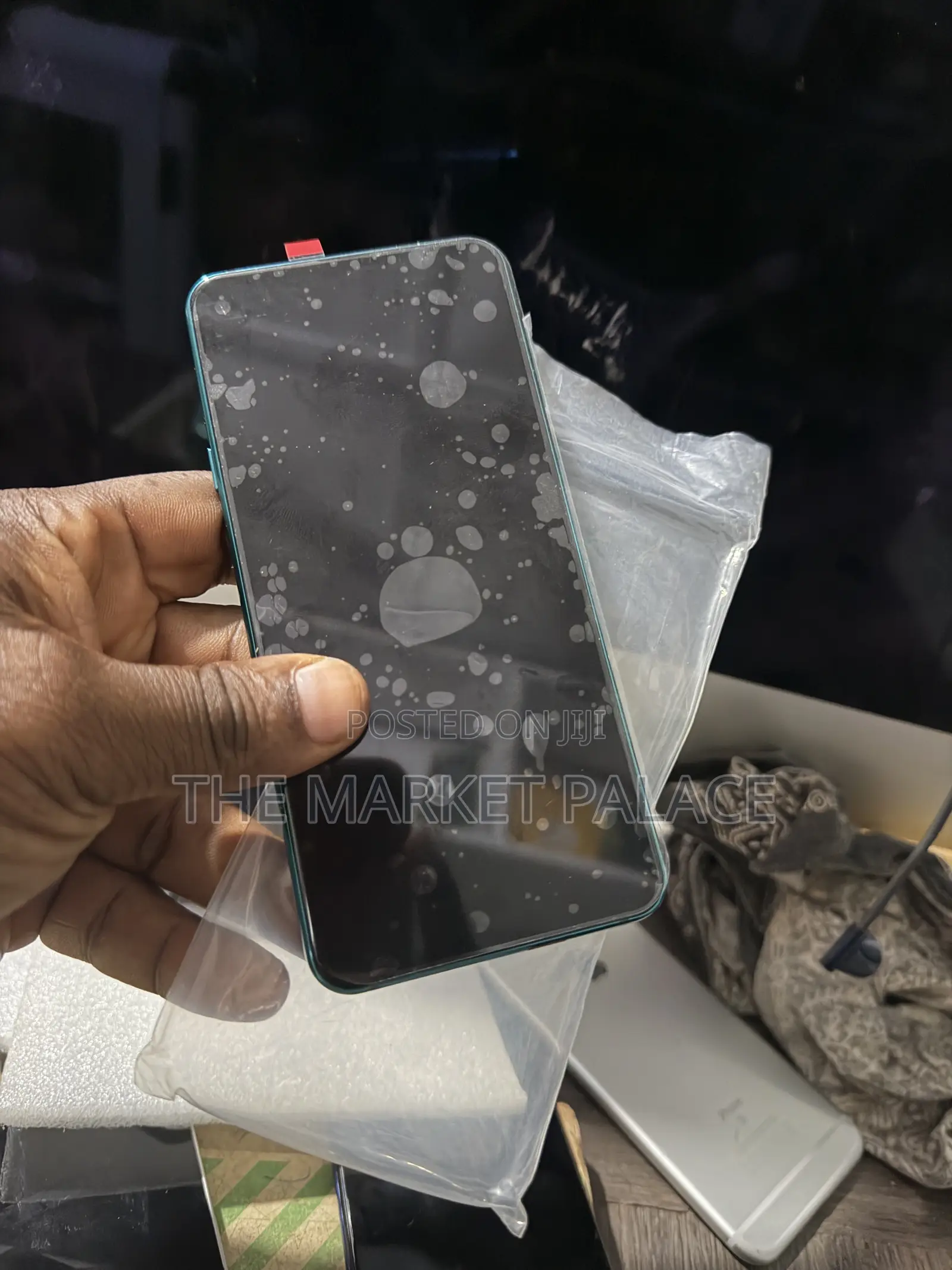 New Samsung Galaxy A8S 128 GB Black