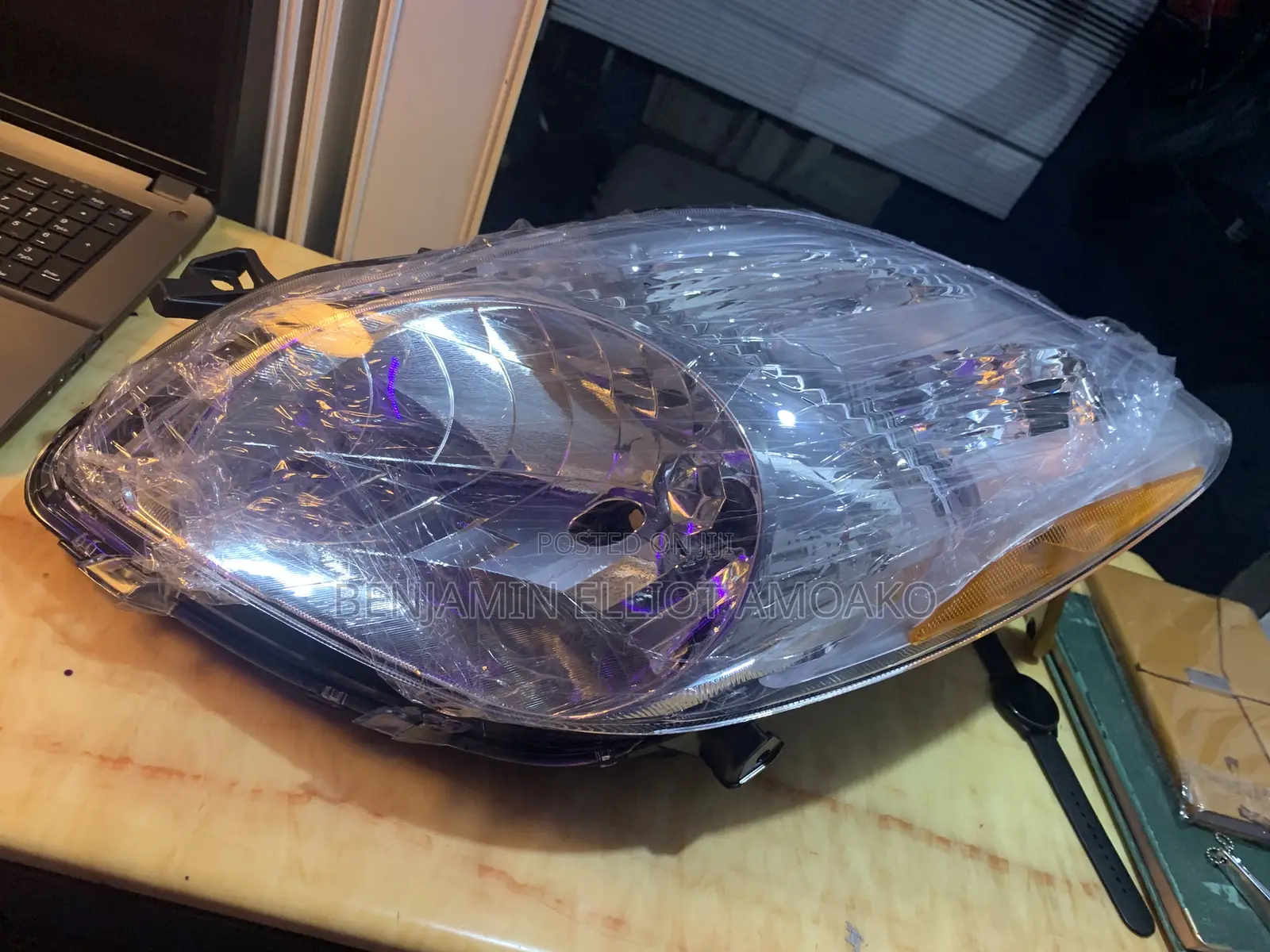 Toyota Vitz 2009-2010 Headlights