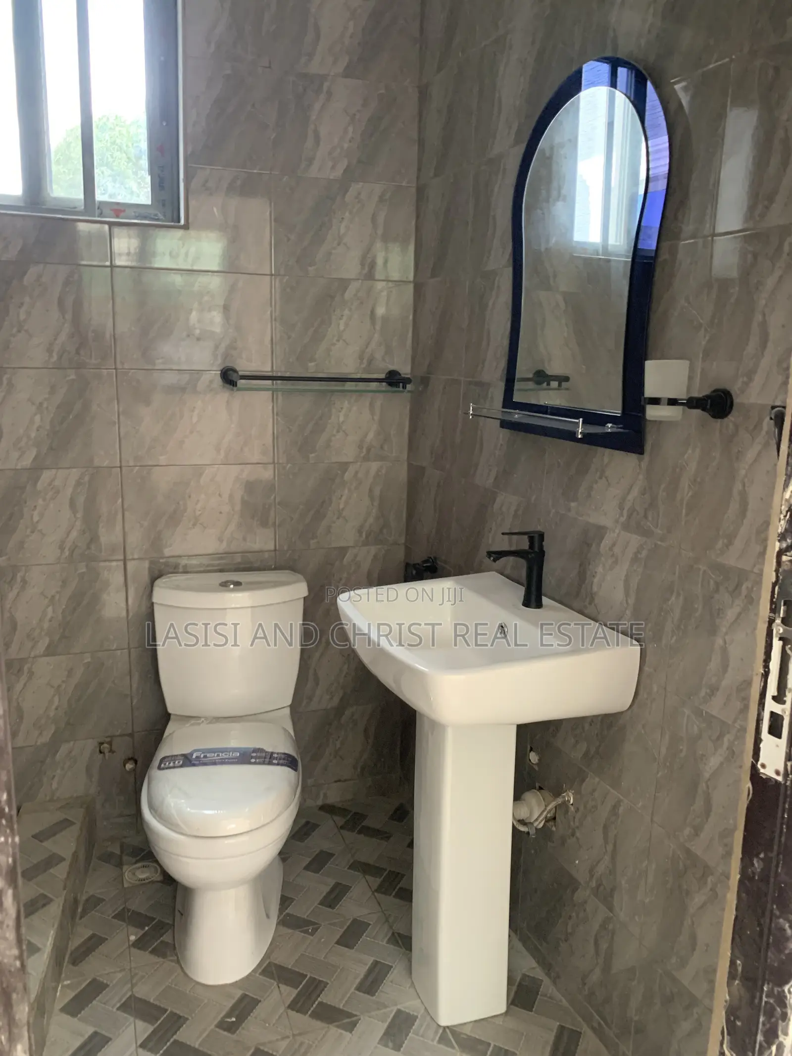 1bdrm Apartment in Lasisi And Christ, Amasaman for rent