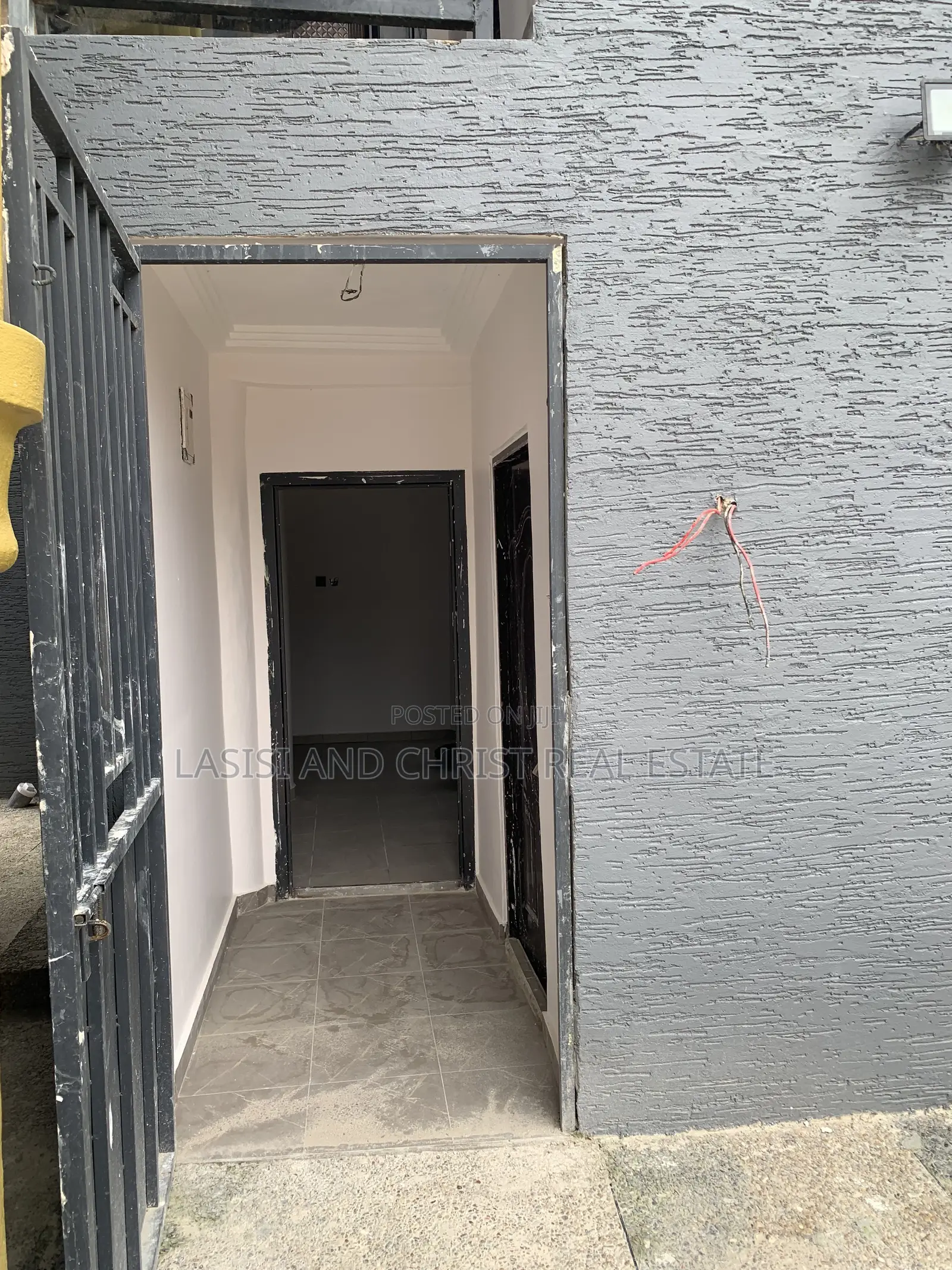 1bdrm Apartment in Lasisi And Christ, Amasaman for rent