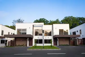 4bdrm Apartment in Ridge for rent