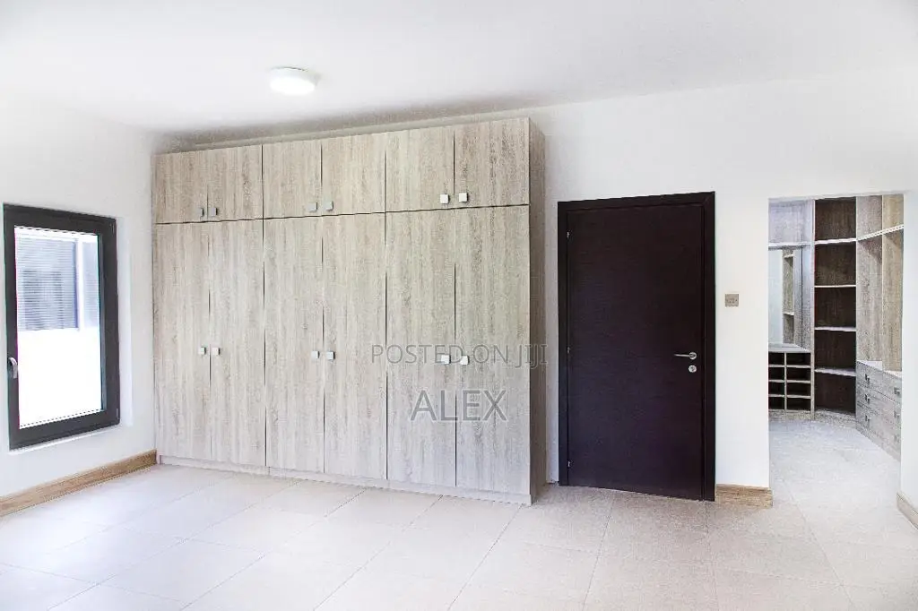 4bdrm Apartment in Ridge for rent