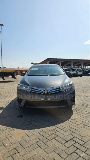 Toyota Corolla Altis 2016 Silver