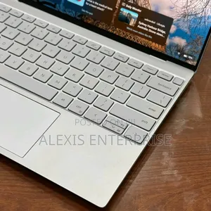 New Laptop Dell XPS 13 16GB Intel Core Ultra 7 SSD 512GB
