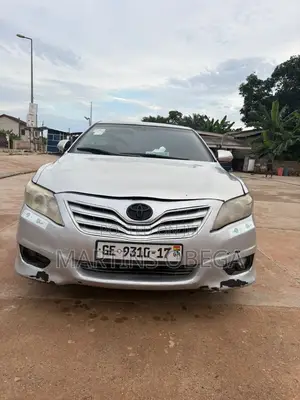 Toyota Camry LE 4dr Sedan (2.5L 4cyl 6A) 2011 Silver