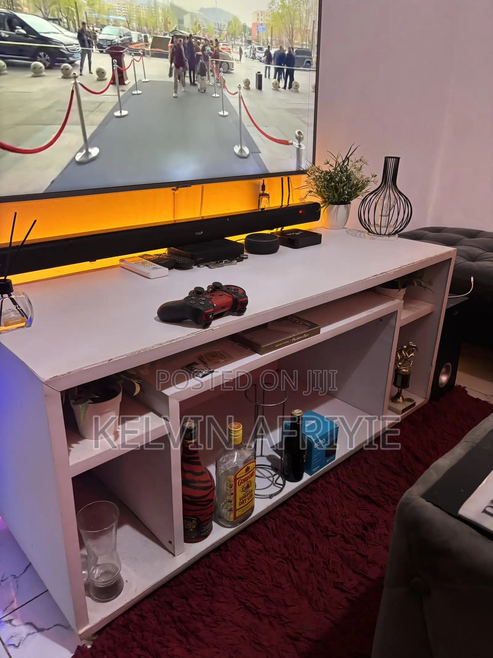 TV Stand Nice