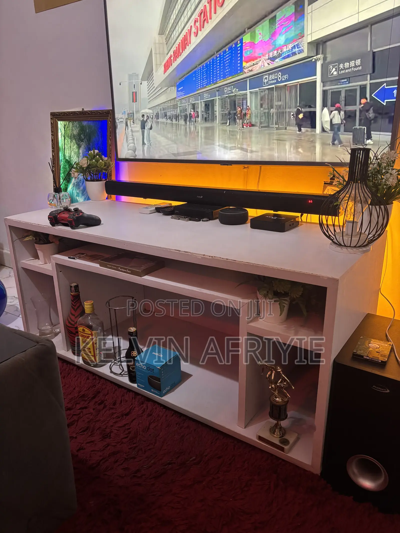 TV Stand Nice