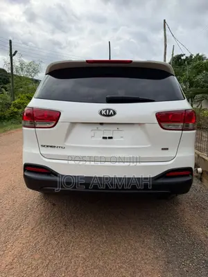 Kia Sorento 4dr SUV 2016 White