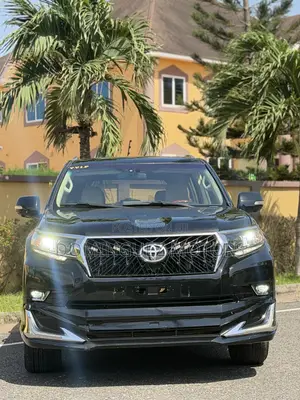 Toyota Land Cruiser Prado 2016 Black