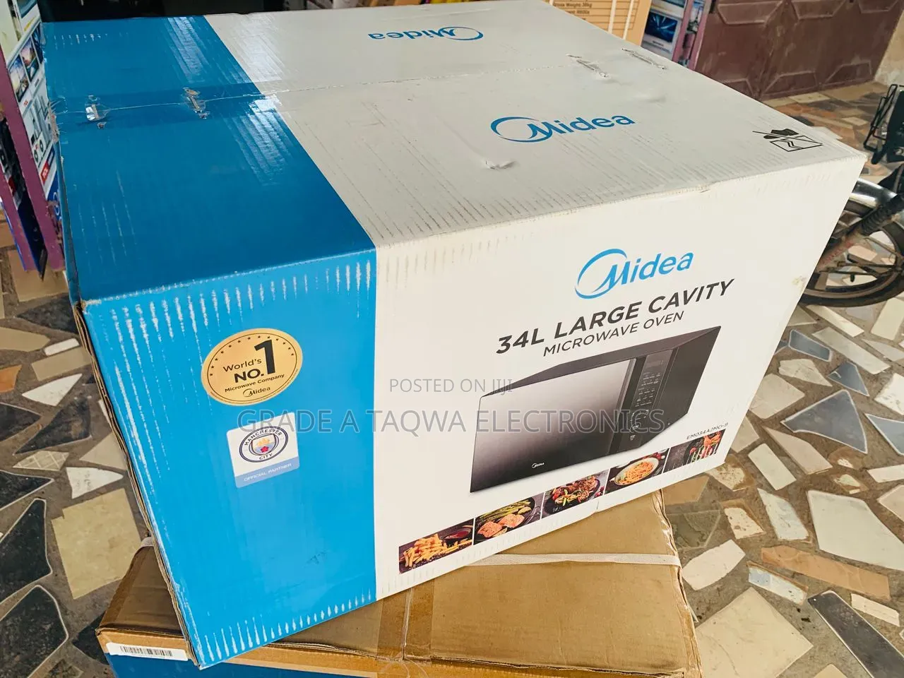 Furnished Media 34l Large Microwave Oven