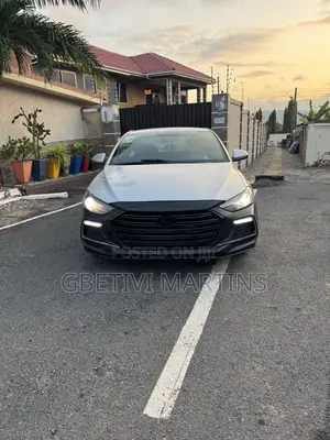 Hyundai Elantra 2017 Silver