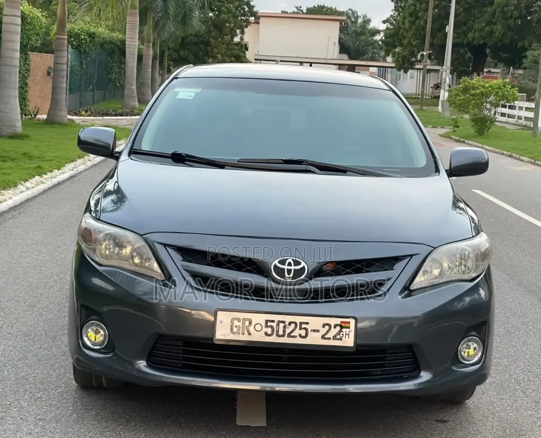 Toyota Corolla LE 4dr Sedan (1.8L 4cyl 4A) 2011 Gray