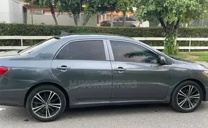 Toyota Corolla LE 4dr Sedan (1.8L 4cyl 4A) 2011 Gray