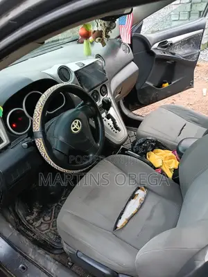 Toyota Matrix Hatchback FWD (1.8L 4cyl 5M) 2010 Gray