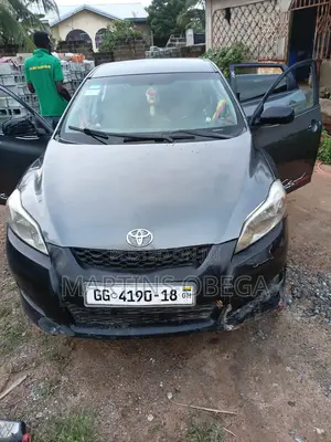 Toyota Matrix Hatchback FWD (1.8L 4cyl 5M) 2010 Gray