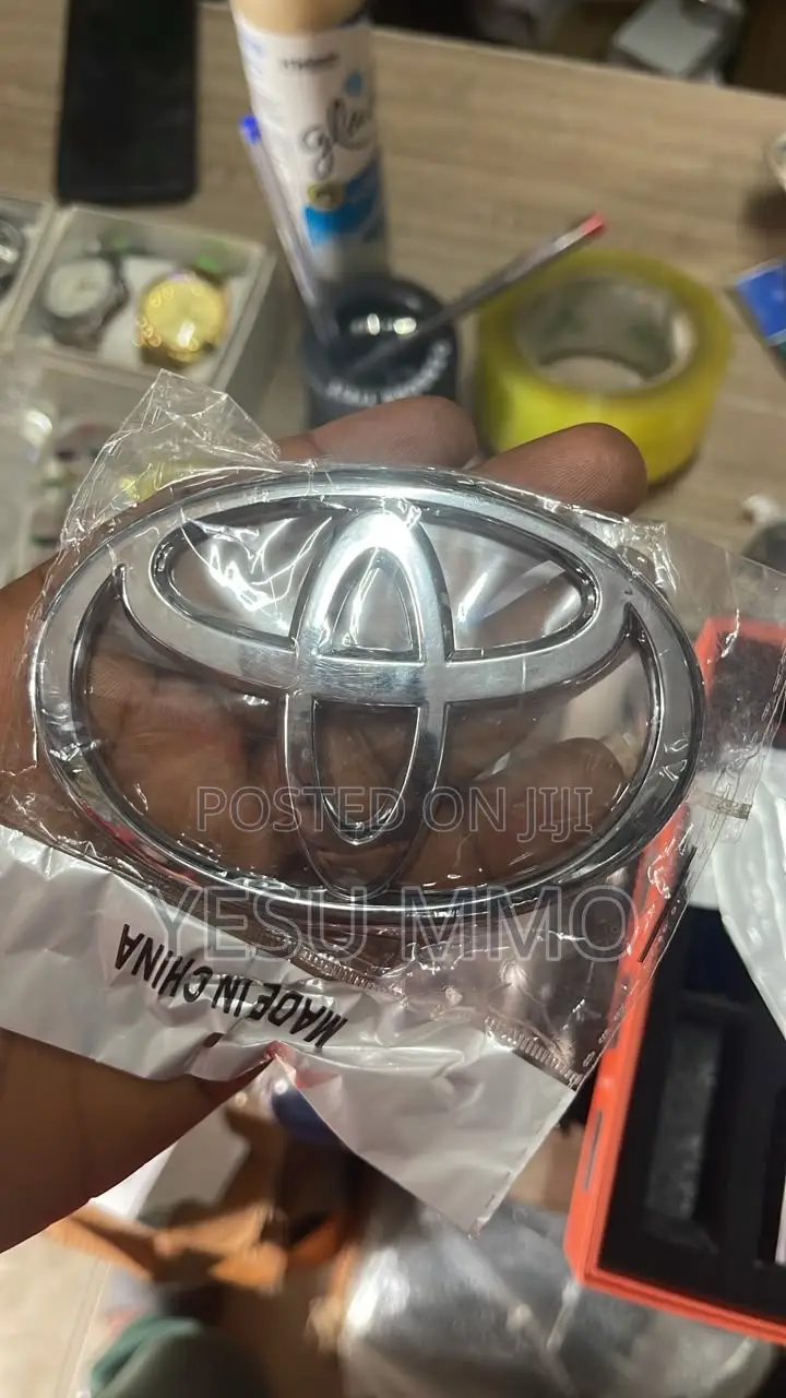 Toyota Camry 2019 Writing