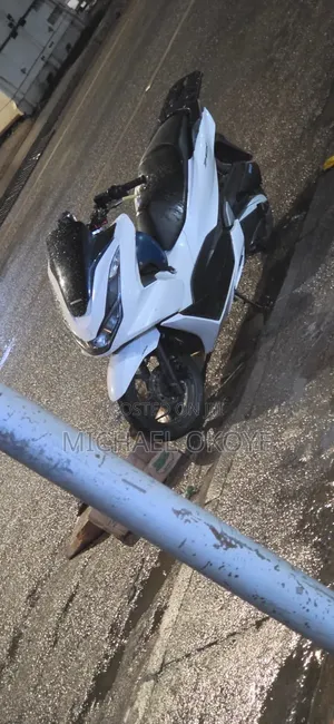 Honda 2022 White