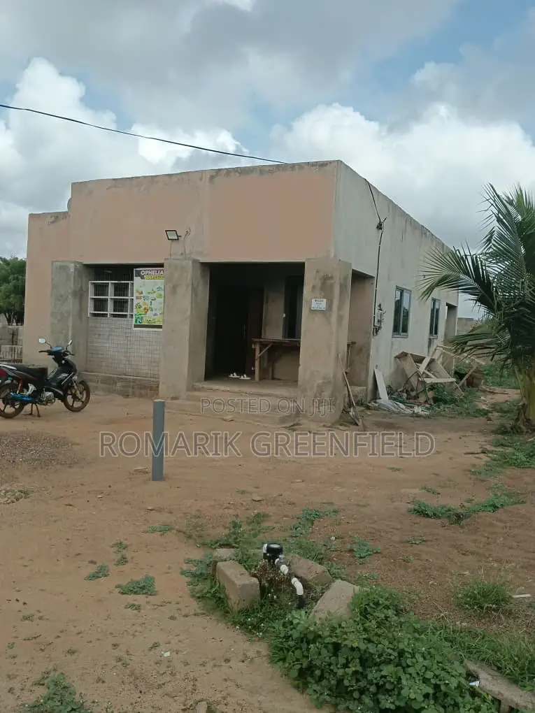 3bdrm House in Tsopoli, Dawhenya for sale