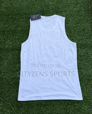 Nike White Sleeveless Gym/Sports Top