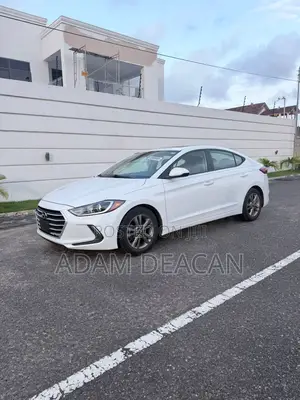 Hyundai Elantra Limited Sedan FWD (2.0L 4cyl 6A) 2017 White