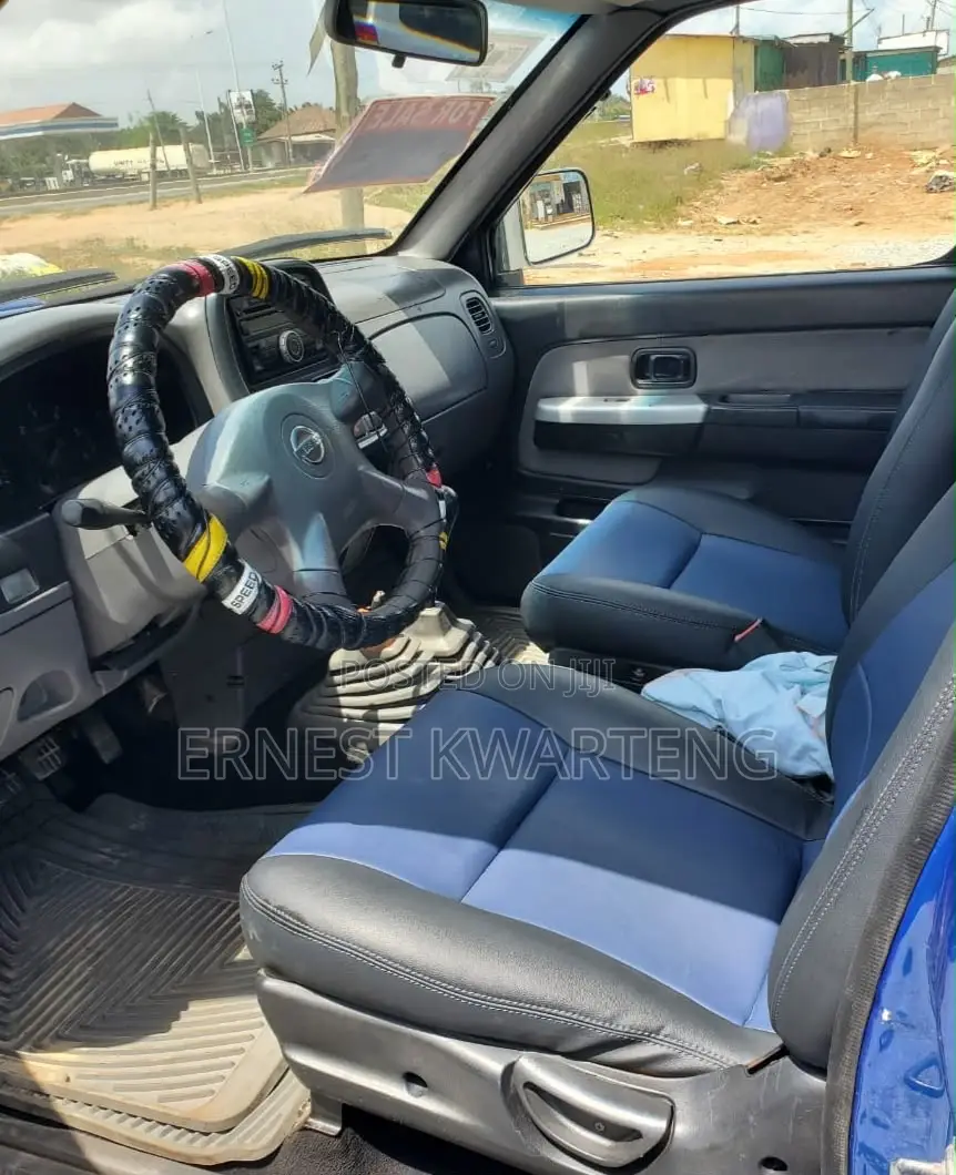 Nissan Hardbody 2017 Blue