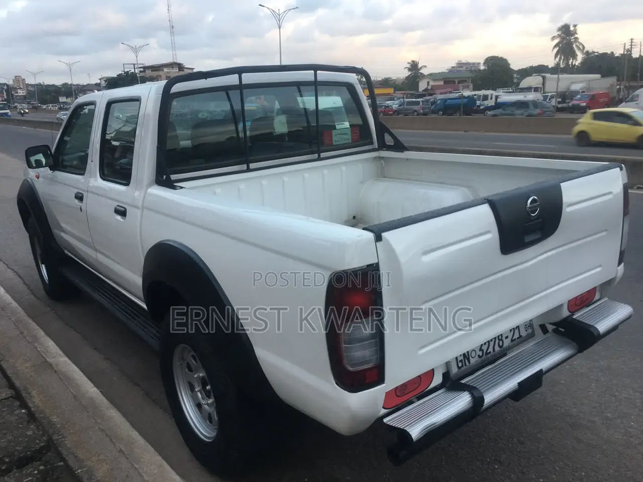 Nissan Hardbody 2021 White