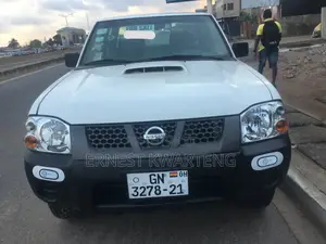 Nissan Hardbody 2021 White