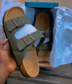 Birkenstock-Style Slippers – Comfort Meets Everyday Style