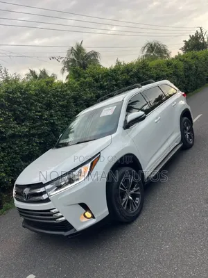 Toyota Highlander LE 4x2 (2.7L 4cyl 6A) 2018 White