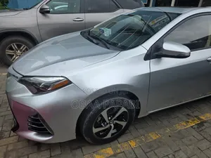 Toyota Corolla 2018 Silver
