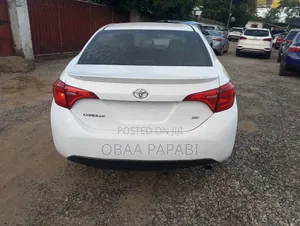 Toyota Corolla 2019 White