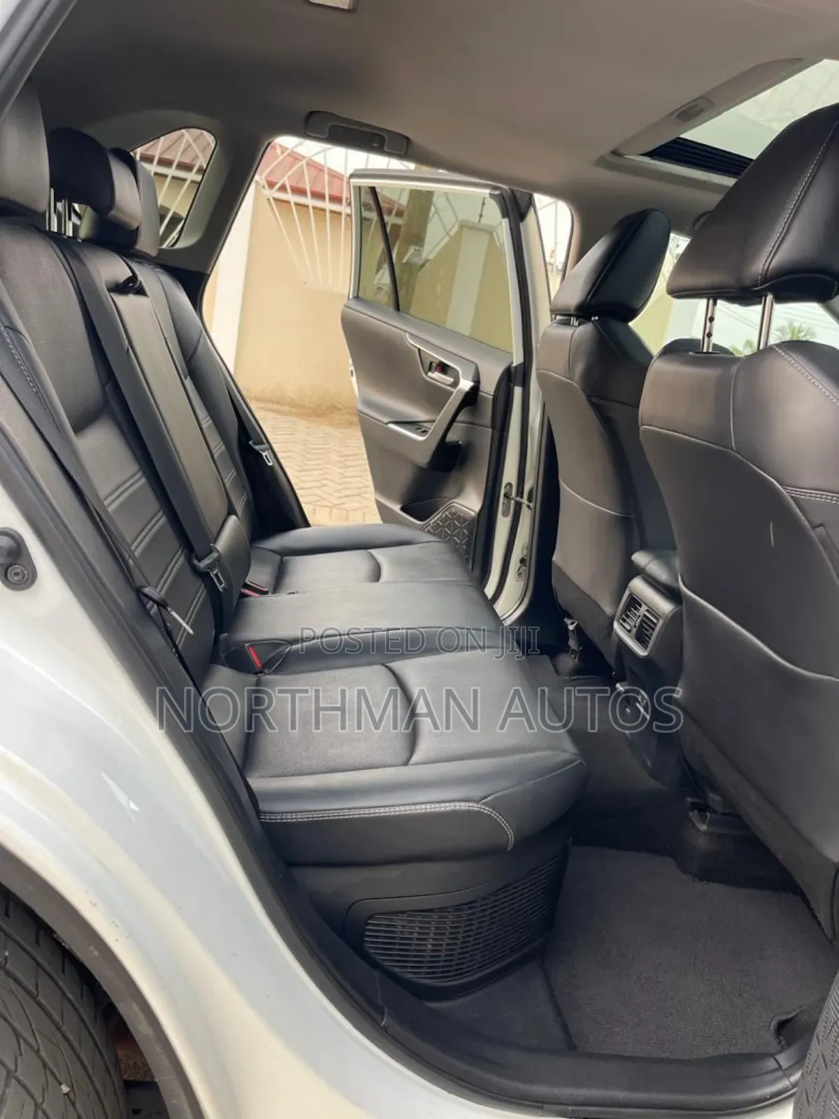 Toyota RAV4 Limited AWD 2020 Pearl
