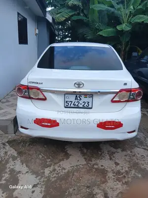 Toyota Corolla LE 4dr Sedan (1.8L 4cyl 4A) 2013 White