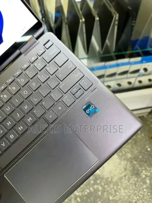 New Laptop HP Spectra 13 16GB Intel Core i7 SSD 1T